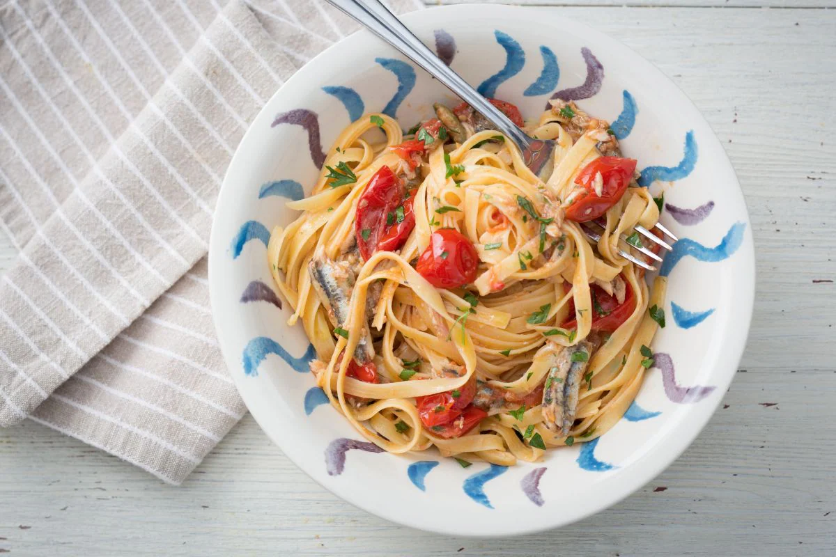 Pasta with Cherry Tomatoes and Anchovies