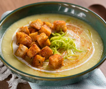 Leek velouté with tasty croutons