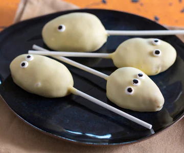 Ghost Cake Pops