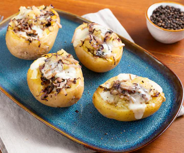 Baked potatoes with radicchio and taleggio