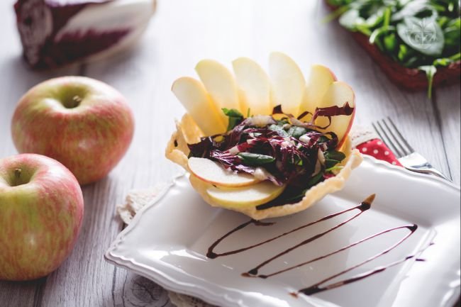 Parmesan Baskets with Crunchy Apple Salad - Italian recipes by GialloZafferano