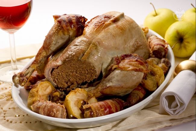 Stuffed Turkey - Italian recipes by GialloZafferano