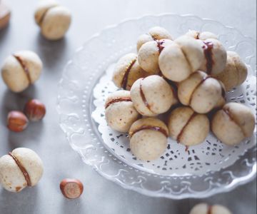 Hazelnut Lady's Kisses