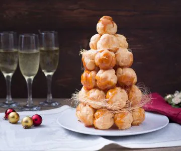 Christmas Croquembouche