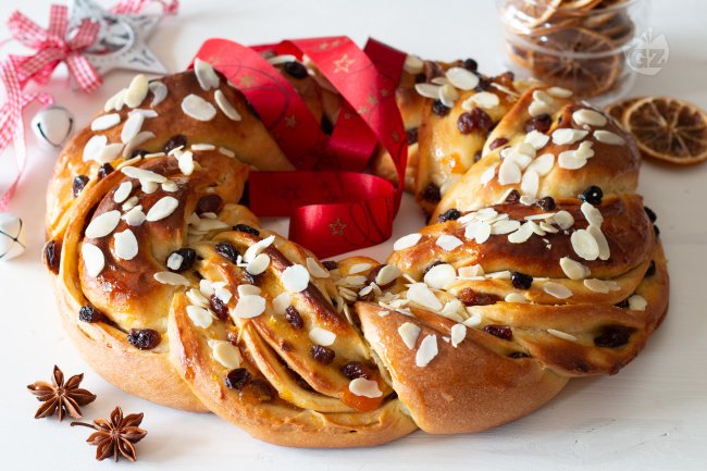 Sweet Wreath - Italian recipes by GialloZafferano
