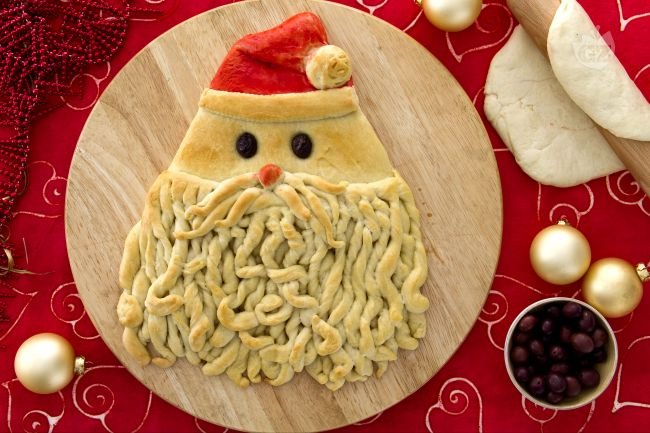 Santa Claus Bread - Italian recipes by GialloZafferano