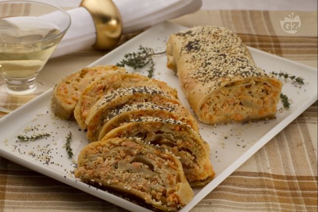 Salmon and Ricotta Strudel - Italian recipes by GialloZafferano