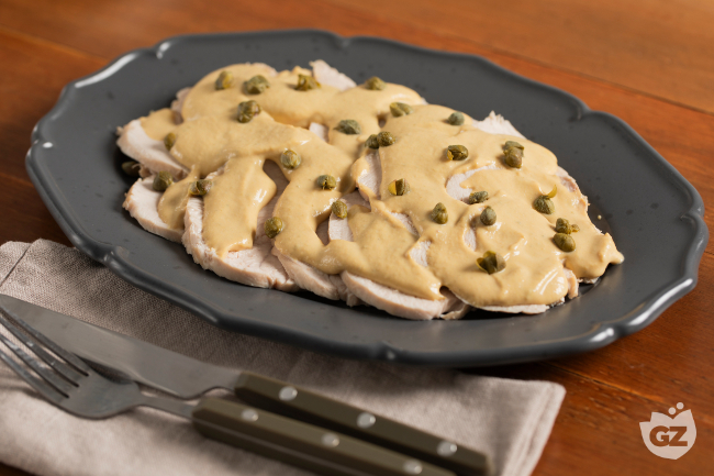 Turkey with Tuna Sauce - Italian recipes by GialloZafferano