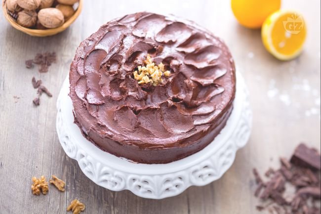 Chocolate and Walnut Cake - Italian recipes by GialloZafferano