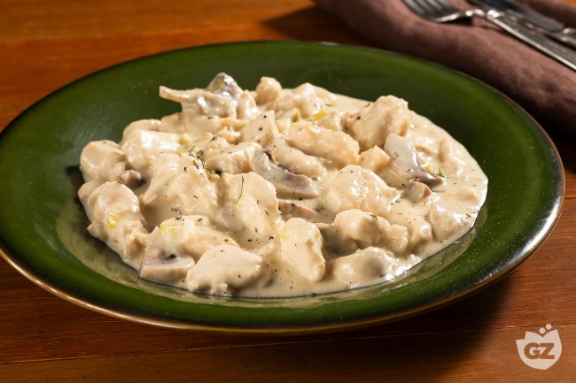 Chicken with Cream - Italian recipes by GialloZafferano