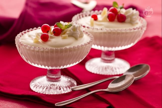 White Chocolate Mousse - Italian recipes by GialloZafferano