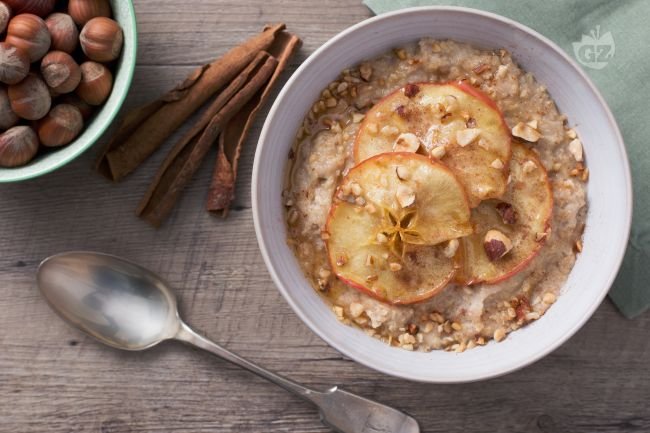 Apple and Hazelnut Porridge - Italian recipes by GialloZafferano