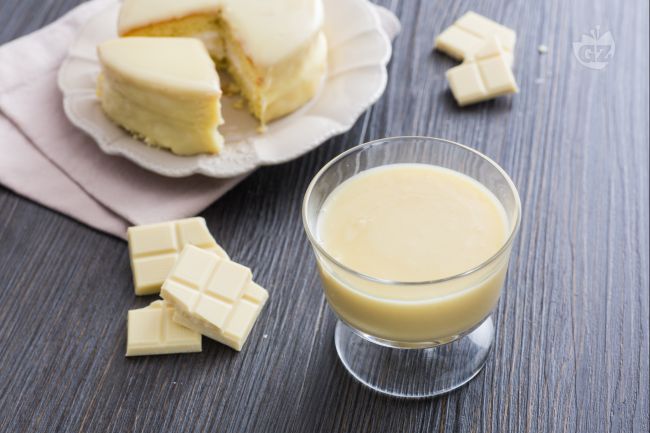 White chocolate glaze - Italian recipes by GialloZafferano