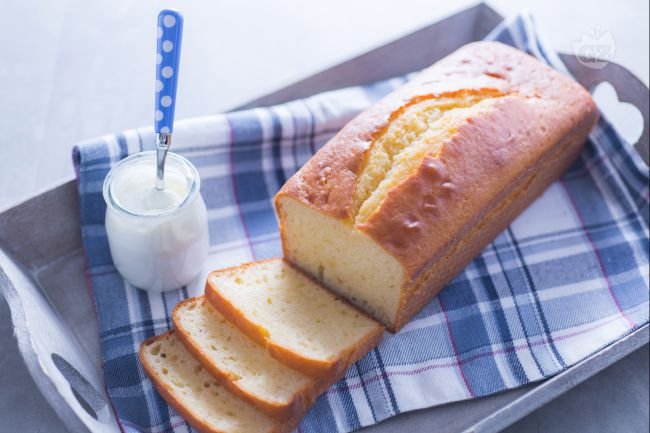 Butter-Free Yogurt Loaf Cake - Italian recipes by GialloZafferano