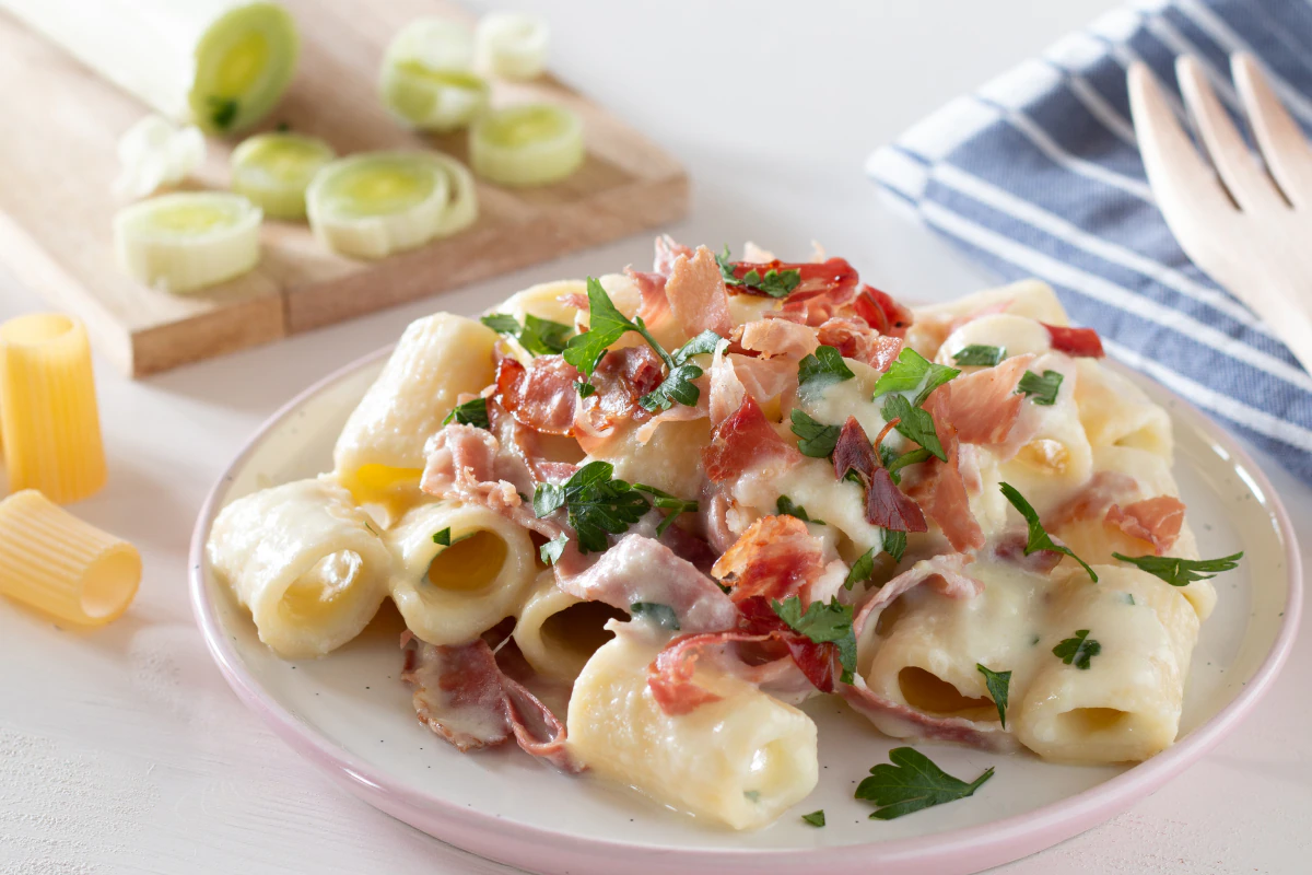 Pasta with Leek and Potato Cream with Crispy Speck