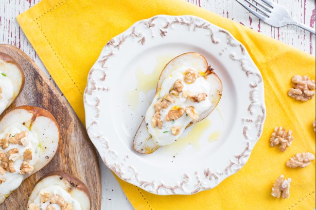 Baked Pears - Italian recipes by GialloZafferano