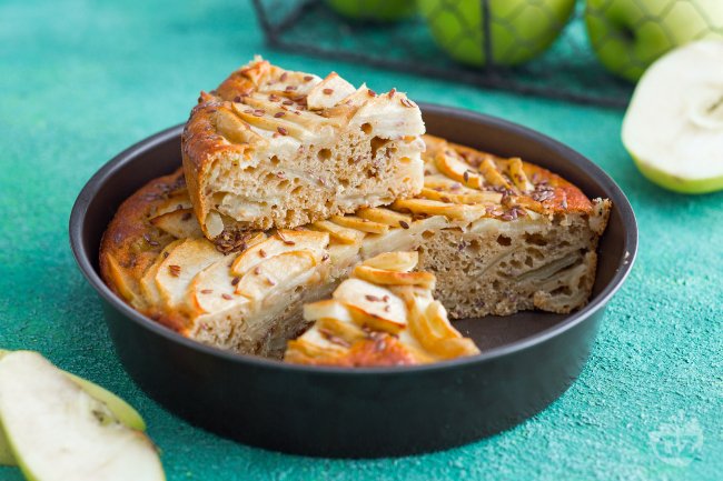 Light Apple Cake - Italian recipes by GialloZafferano