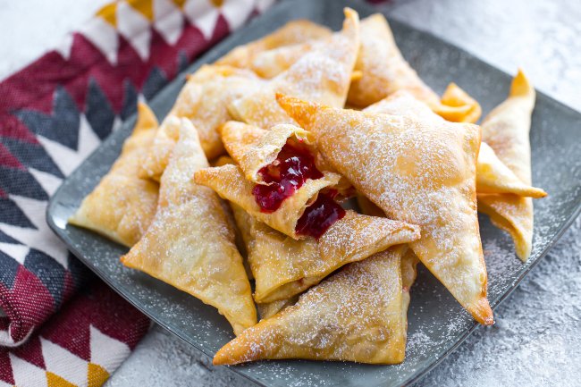 Filled Chiacchiere - Italian recipes by GialloZafferano