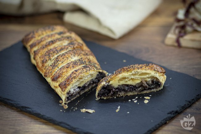 Radicchio Strudel - Italian recipes by GialloZafferano