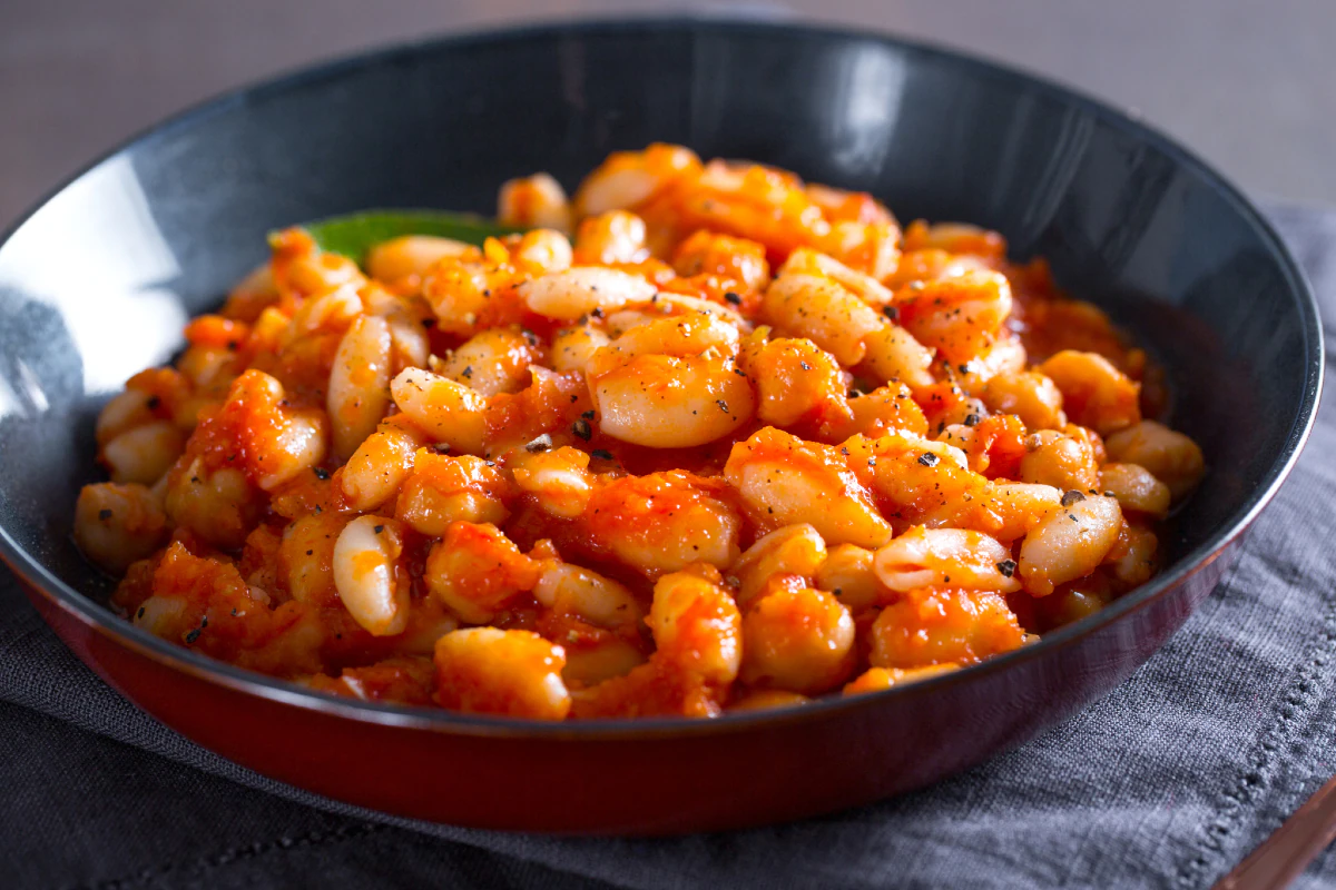 Pasta with Chickpea Ragù