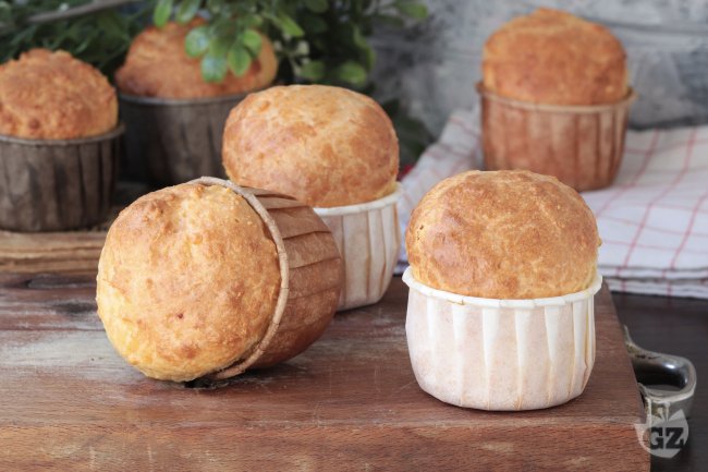 Cheese Muffins - Italian recipes by GialloZafferano