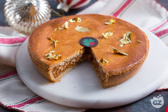 Salted Caramel Cake - Italian recipes by GialloZafferano