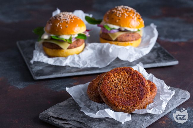 Potato and Bean Burger - Italian recipes by GialloZafferano