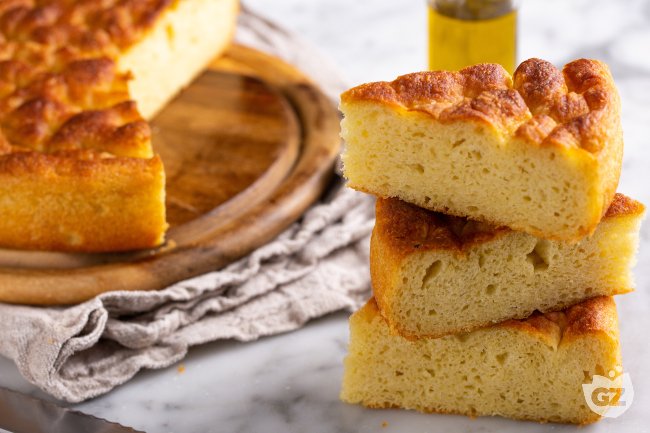 Super Soft Focaccia (dough with potatoes) - Italian recipes by GialloZafferano