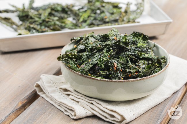 Baked Kale Chips - Italian recipes by GialloZafferano