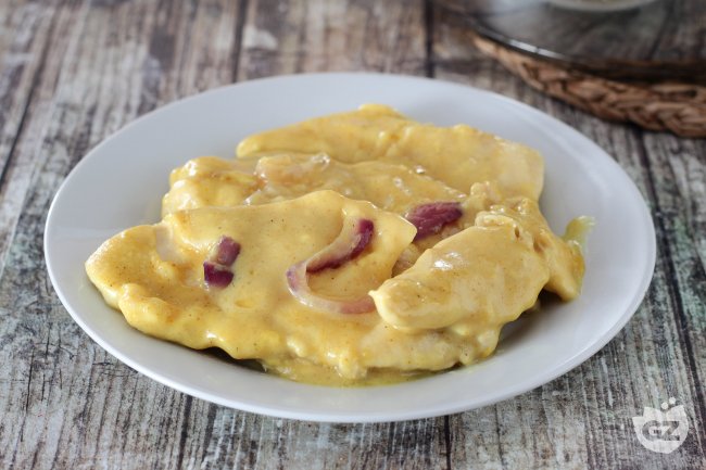 Chicken breast with curry - Italian recipes by GialloZafferano