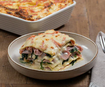 Lasagna with ham and spinach