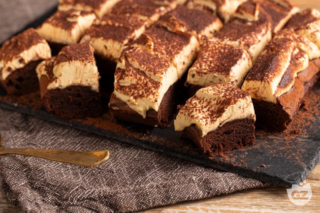 Tiramisu brownie - Italian recipes by GialloZafferano