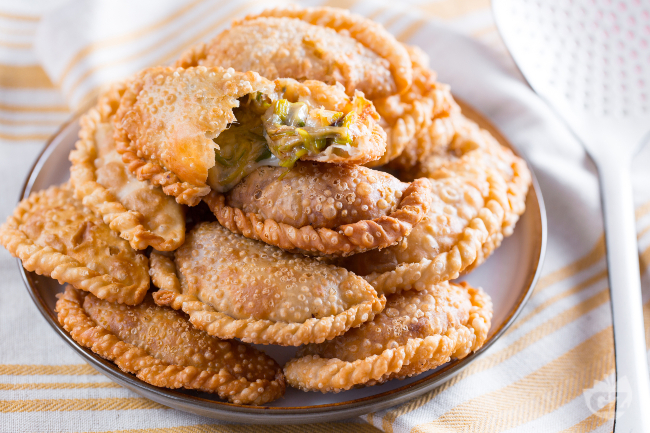 Empanadas with Gorgonzola and Leeks - Italian recipes by GialloZafferano