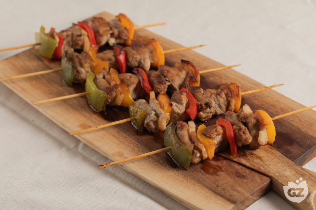 Meat Skewers - Italian recipes by GialloZafferano