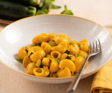 Pasta with Zucchini and Saffron