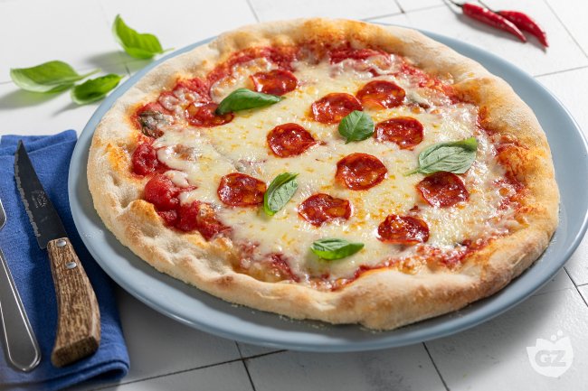 Pizza alla diavola - Italian recipes by GialloZafferano