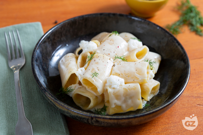 Pasta with creamed cod, anchovies, and fennel - Italian recipes by GialloZafferano