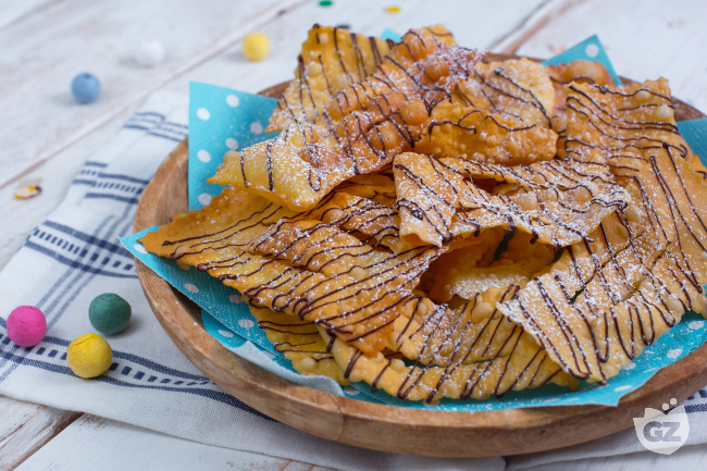 Delicious Carnival Chiacchiere - Italian recipes by GialloZafferano