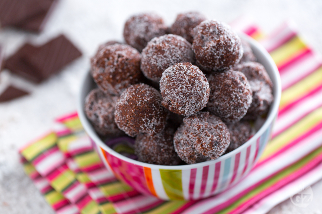 Chocolate Castagnole - Italian recipes by GialloZafferano