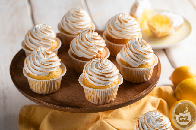 Lemon meringue cupcake - Italian recipes by GialloZafferano