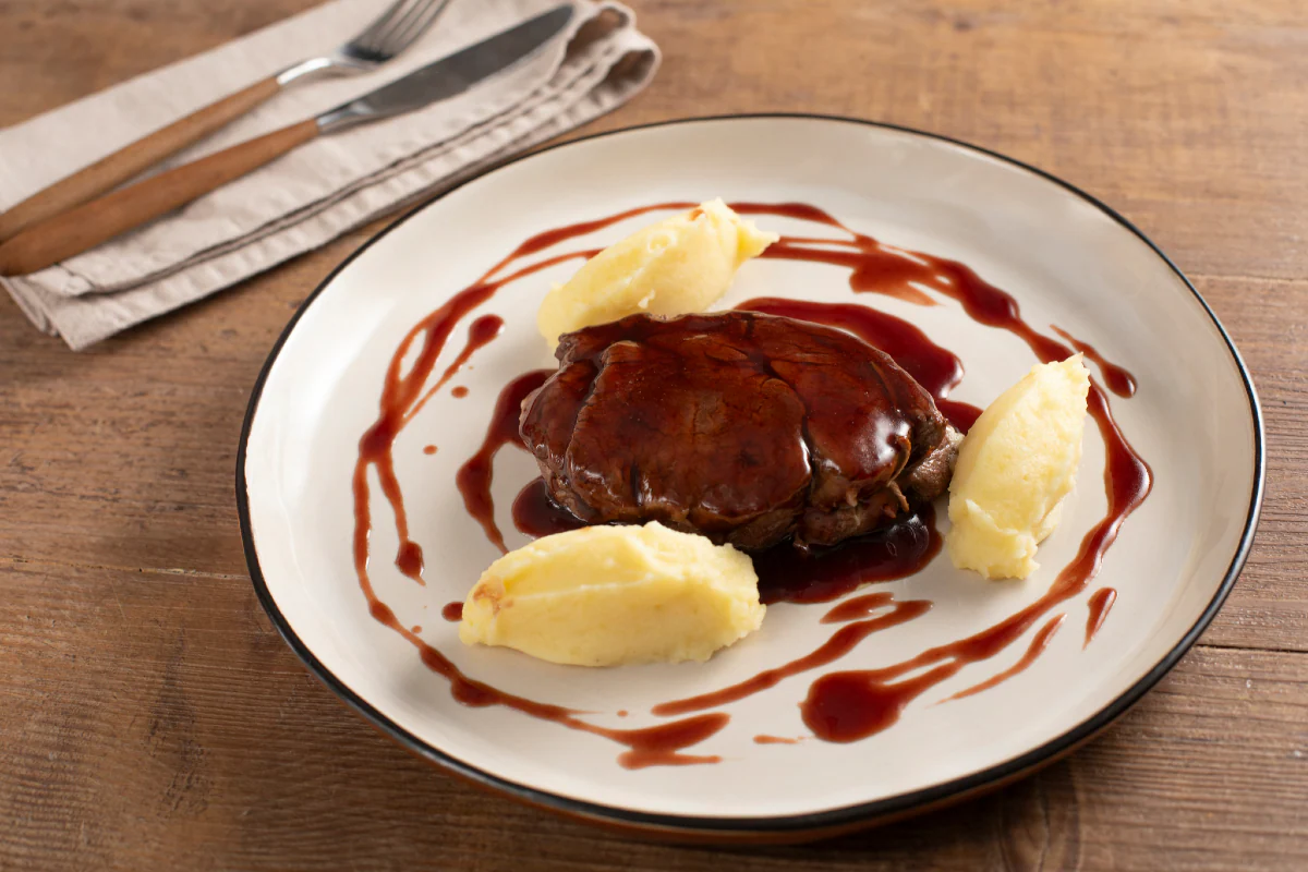 Beef fillet with red wine sauce