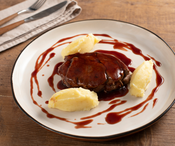 Beef fillet with red wine sauce