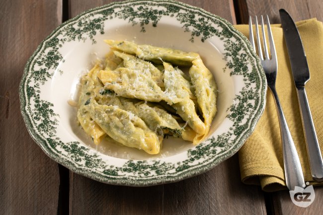 Piacenza Tortelli - Italian recipes by GialloZafferano