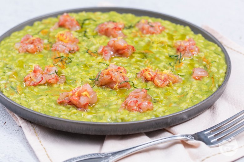 Risotto with zucchini cream and raw shrimp