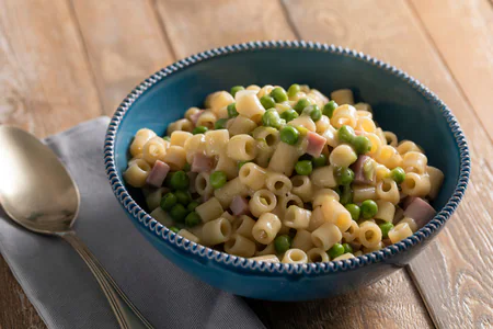 Creamy ham and pea pasta