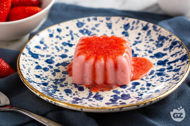 Strawberry Pudding - Italian recipes by GialloZafferano