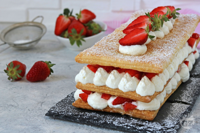 Strawberry Millefeuille - Italian recipes by GialloZafferano