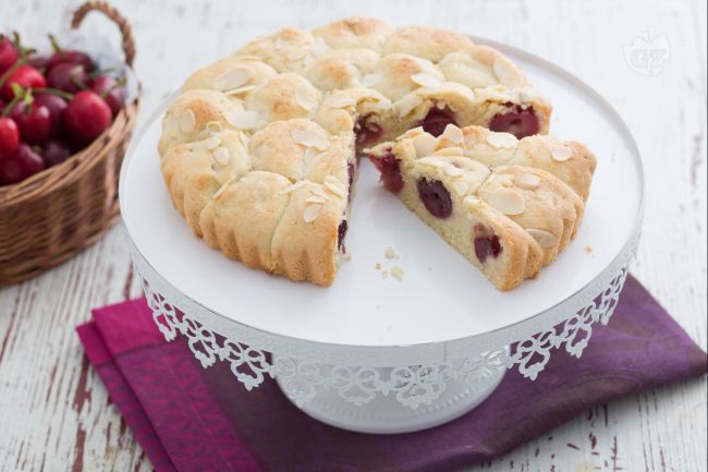 Fresh Cherry Tart - Italian recipes by GialloZafferano