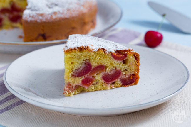 Cherry Cake - Italian recipes by GialloZafferano
