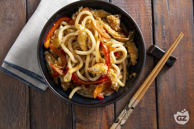 Spicy Chicken Noodles - Italian recipes by GialloZafferano